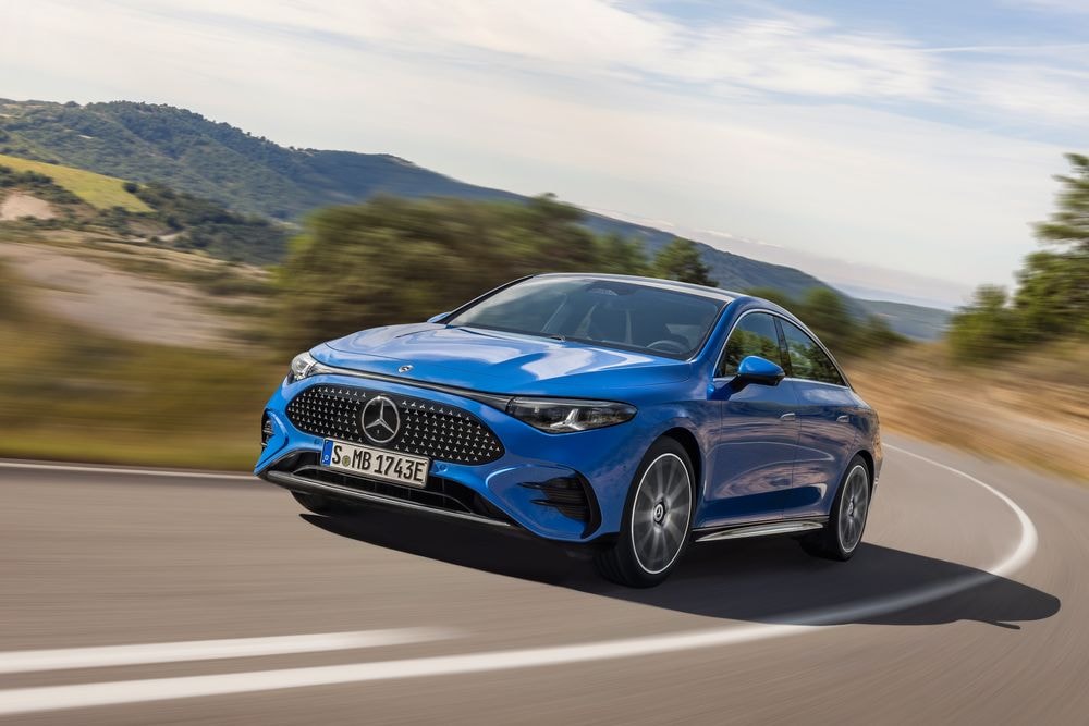 Rebríček Interbrand Best Global Brands: Toyota už 17-krát najcennejšia značka. Zistite, prečo hodnota Tesly klesla o 35% a ako si stoja Mercedes a BMW.