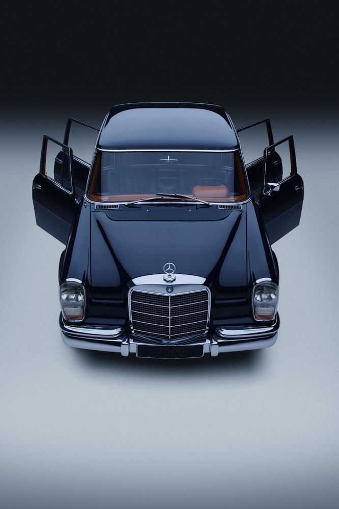 Mercedes-Benz 600 „Grand Mercedes“ zo série 100, vyrábaný v rokoch 1963 až 1981.