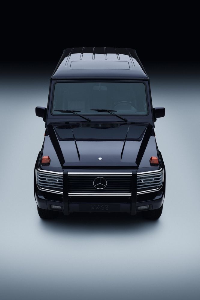 Mercedes-Benz 500 GE V8 z roku 1993 (séria 463). Trieda G sa vyrába od roku 1979.