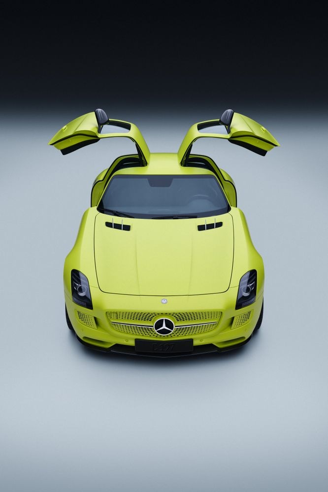 Mercedes-Benz SLS AMG Coupé z roku 2013 (séria 197, obdobie výroby 2010 až 2014).